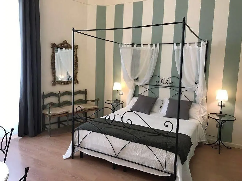 ** فندق مبيت وإفطار فلورنس B&B Di Piazza Del Duomo إيطاليا